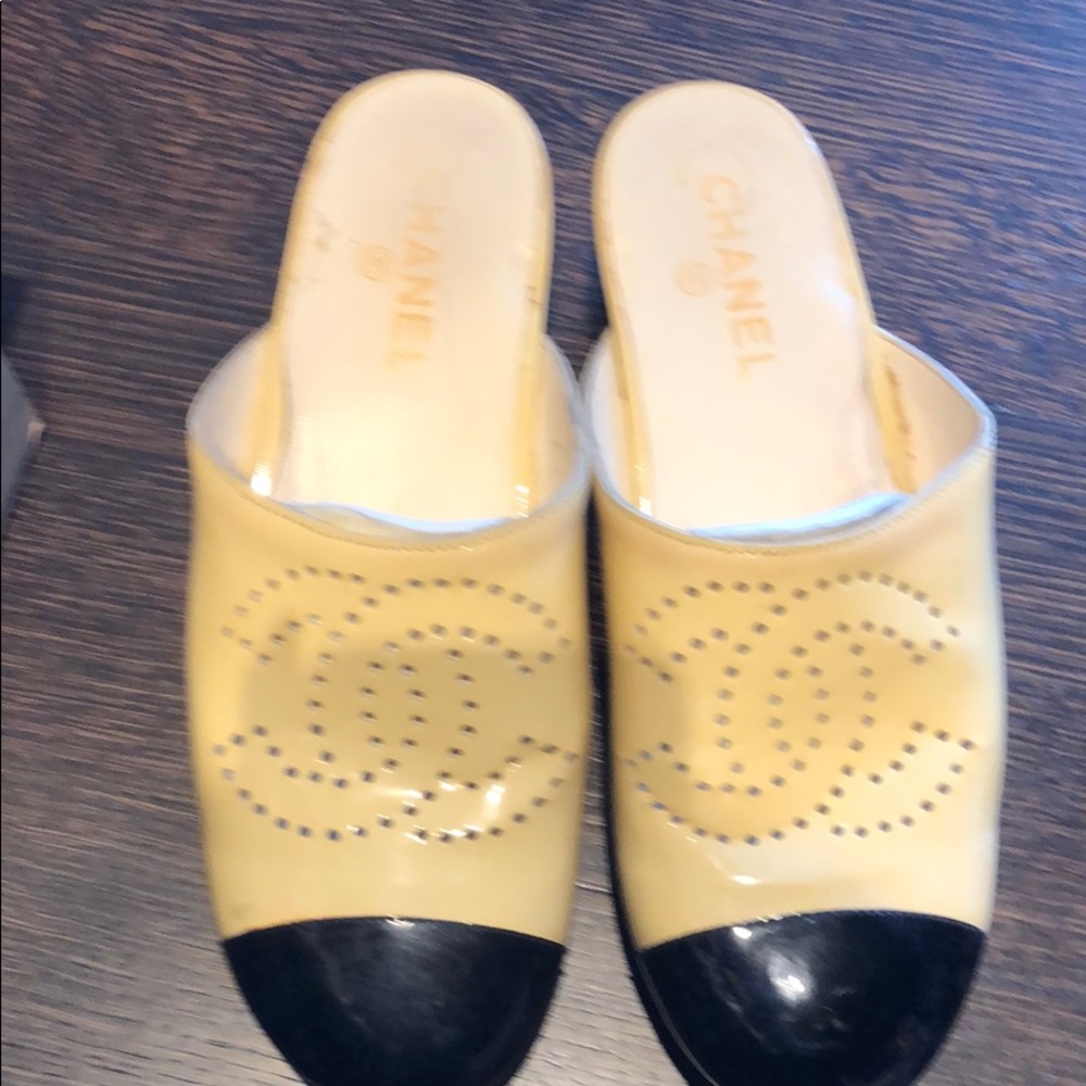 Chanel clogs